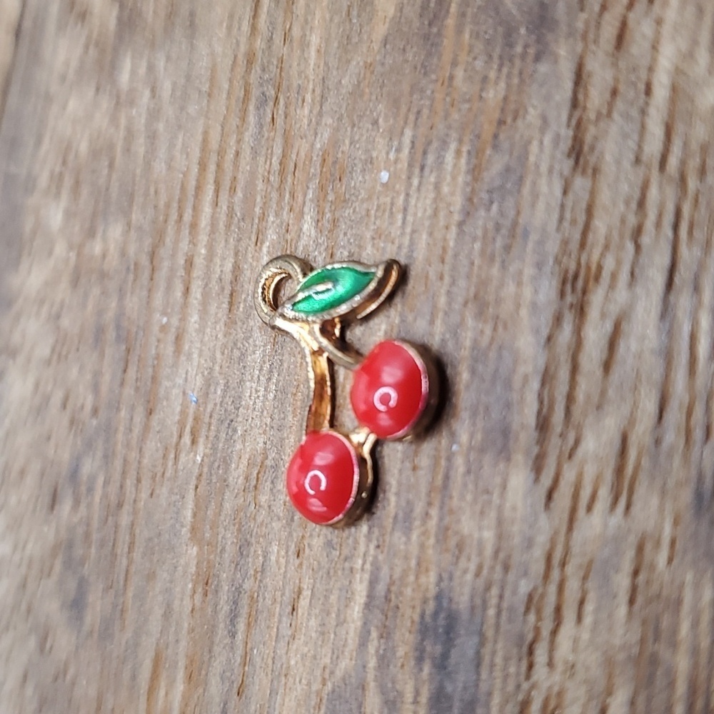 Retro cherry charm - Picture 2 of 2